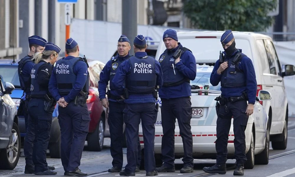 Βέλγιο - Θρίλερ έζησε 14χρονη: Έπεσε θύμα ομαδικού βιασμού από 10 εφήβους - Ανήρτησαν την κακοποίηση της στα social media